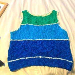 Vibrant stripped short sleeve sweater